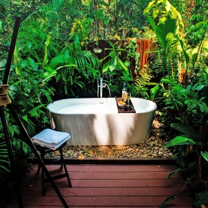 Deluxe-Suite-Bath